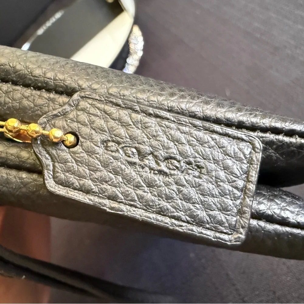 NWOT Coach Black Pebbled Leather Wristlet - Picture 6 of 10